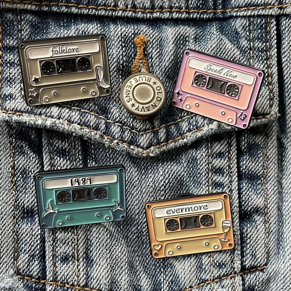 Taylor Swift Album Enamel Cassette Pins  - Set of 9 - Picture 3 of 3